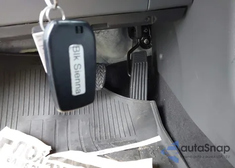 2024 Toyota Sienna Le from USA, damaged, VIN 5TDKSKFCXRS125274